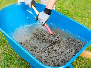 Hand-Mixing Concrete: A Homeowner's Guide to Small Batches